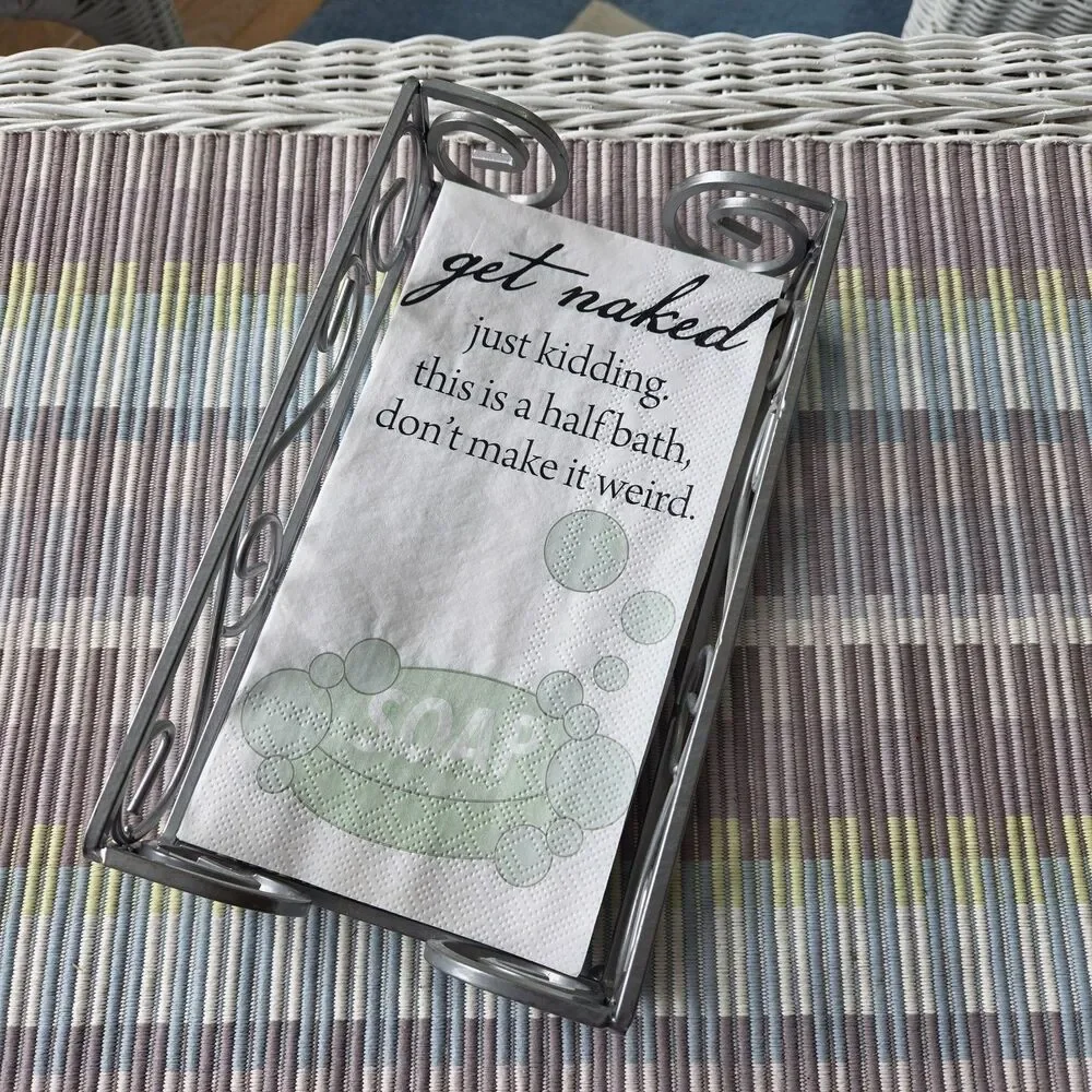 Unbranded silver metal